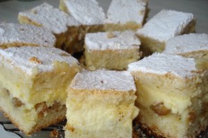 Placinta cu crema de branza