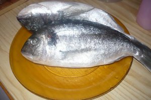 Dorada regala cu sos de ghimbir