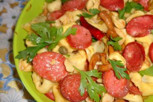 Tortellini cu ciuperci si carnaciori