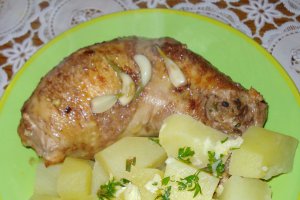 Pulpe de pui umplute cu ciuperci