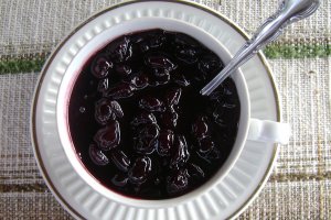 Dulceaţă de cireşe negre