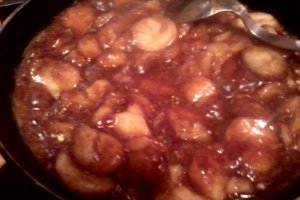 Pernute cu Banane Caramelizate