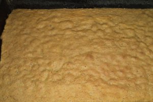 Prajitura Deliciu cu nuca si caramel