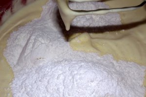Rulada cu aroma de menta si capsuni