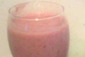 Milkshake cu cirese si zmeura