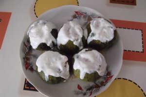 Dovlecei rotunzi umpluti cu carne