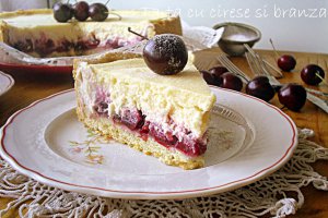 Tarta cu cirese si crema de branza
