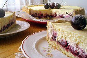 Tarta cu cirese si crema de branza