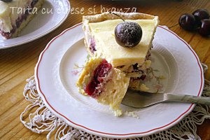 Tarta cu cirese si crema de branza