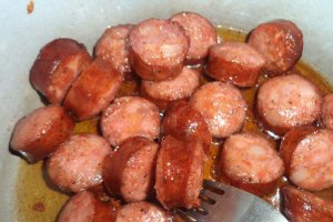 Legume la cuptor cu carnati