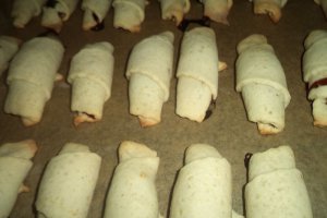 Cornulete cu dulceata de visine