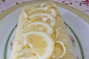 Desert racoritor cu lamaie si ciocolata alba