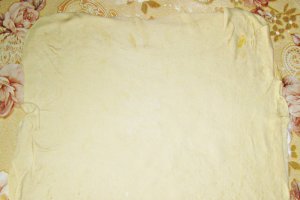 Kombe - placinta cu telemea si ceapa verde