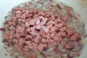 Tortellini de casa umplute cu ficat de pui