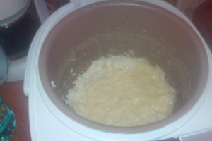 Orez cu lapte si dulceata de cirese