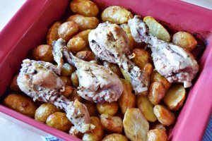 Cartofi noi aromati la cuptor