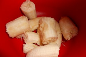 Tortulet cu crema de banane si visine