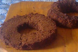 Guguluf cu crema de iaurt si cirese