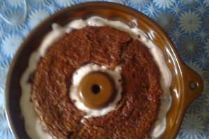Guguluf cu crema de iaurt si cirese