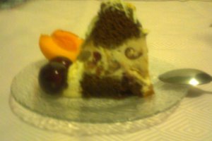Guguluf cu crema de iaurt si cirese