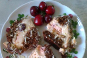 Guguluf cu crema de iaurt si cirese