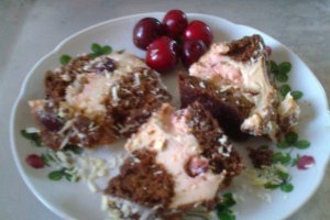 Guguluf cu crema de iaurt si cirese
