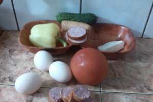 Salata de legume cu mezel