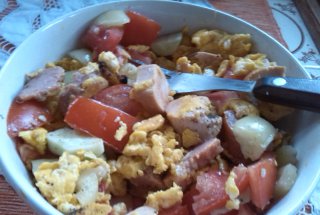 Salata de legume cu mezel