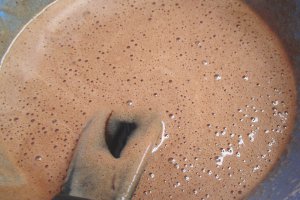 Prajitura cu ciocolata,crema si frisca