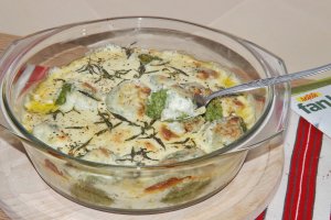 Gnocchi din spanac cu sos alb de branzeturi