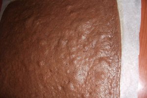 Rulada cu dulceata de cirese si crema de lamaie