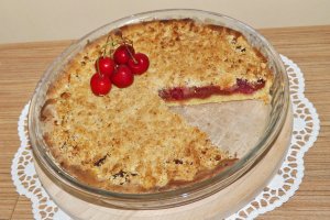 Tarta cu cirese si gutui