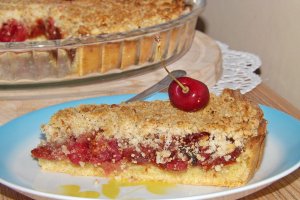 Tarta cu cirese si gutui