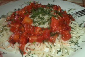 Spaghete cu sos de legume