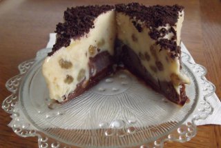 Tort de inghetata cu cacao, rom si stafide