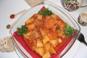 Gulas picant unguresc- Pikáns gulyás