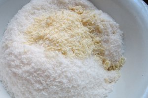 Cozonac cu nuca de cocos