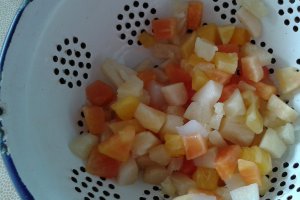 Tort cu crema de iaurt si jeleu de visine