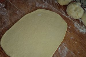 Placinte la tigaie cu cas si marar verde