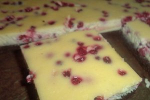 Negresa cu ricotta si strugurei rosii