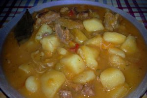 Tocanita de cartofi cu tochitura