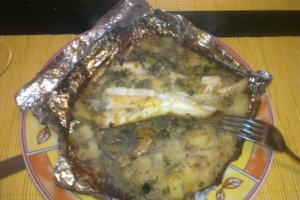 Cod alb cu sos de lamaie si cartofi in buzunar