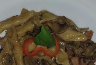Penne cu ciuperci si sunca