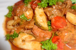 Spezzatino di vitello ai fungi [ Tocanita de vitel cu ciuperci ]