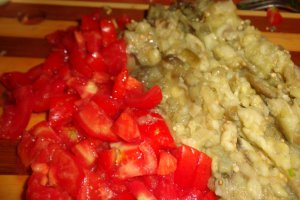Salata de vinete cu dovlecei si rosii
