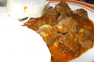 Gulas cu galuste de paine (houskove knedliky asa cum le spun cehii)