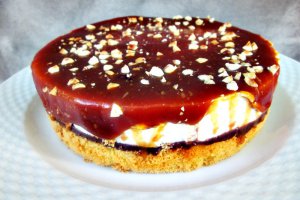 Prajitura cu mousse de branza si caramel