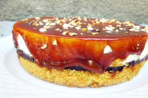 Prajitura cu mousse de branza si caramel