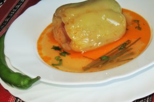 Ardei umpluti cu carne de porc