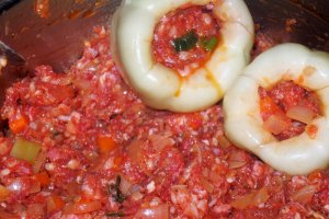 Ardei umpluti cu carne de porc